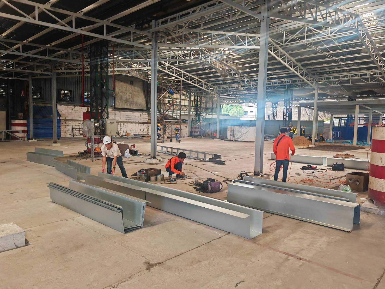 รางน้ำฝน, ติดตั้งรางน้ำฝน, รางน้ำฝนระยอง, ลูกหมุนระบายอากาศ, ขายรางน้ำฝน, อุปกรณ์รางน้ำฝน