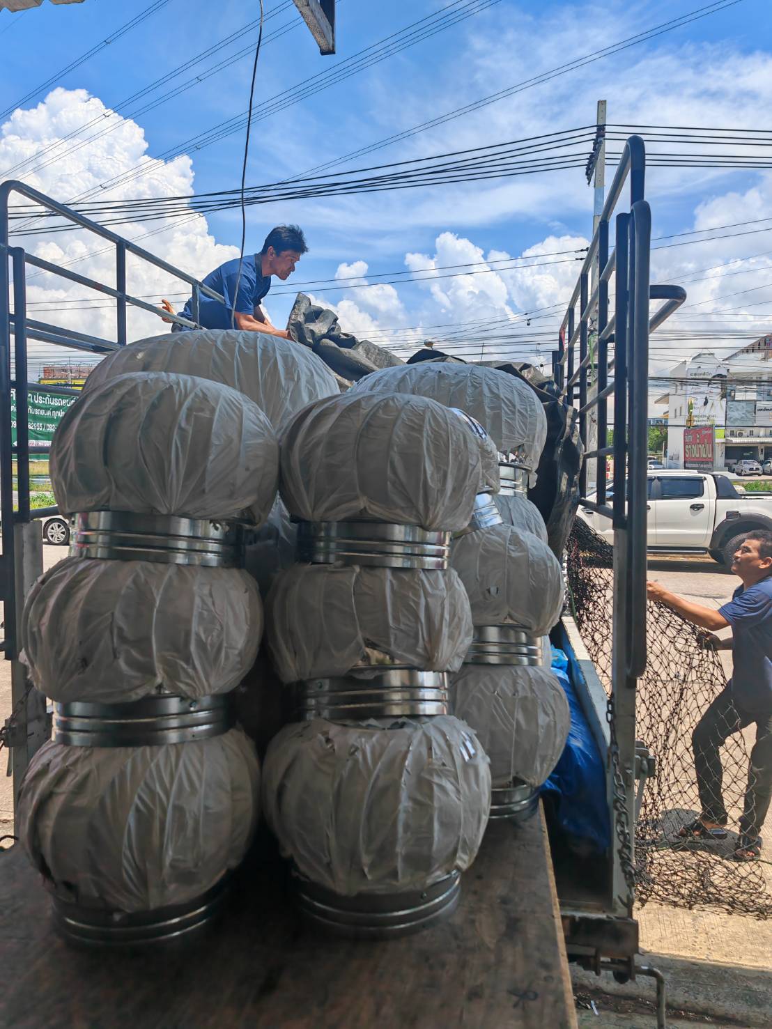 รางน้ำฝน, ติดตั้งรางน้ำฝน, รางน้ำฝนระยอง, ลูกหมุนระบายอากาศ, ขายรางน้ำฝน, อุปกรณ์รางน้ำฝน