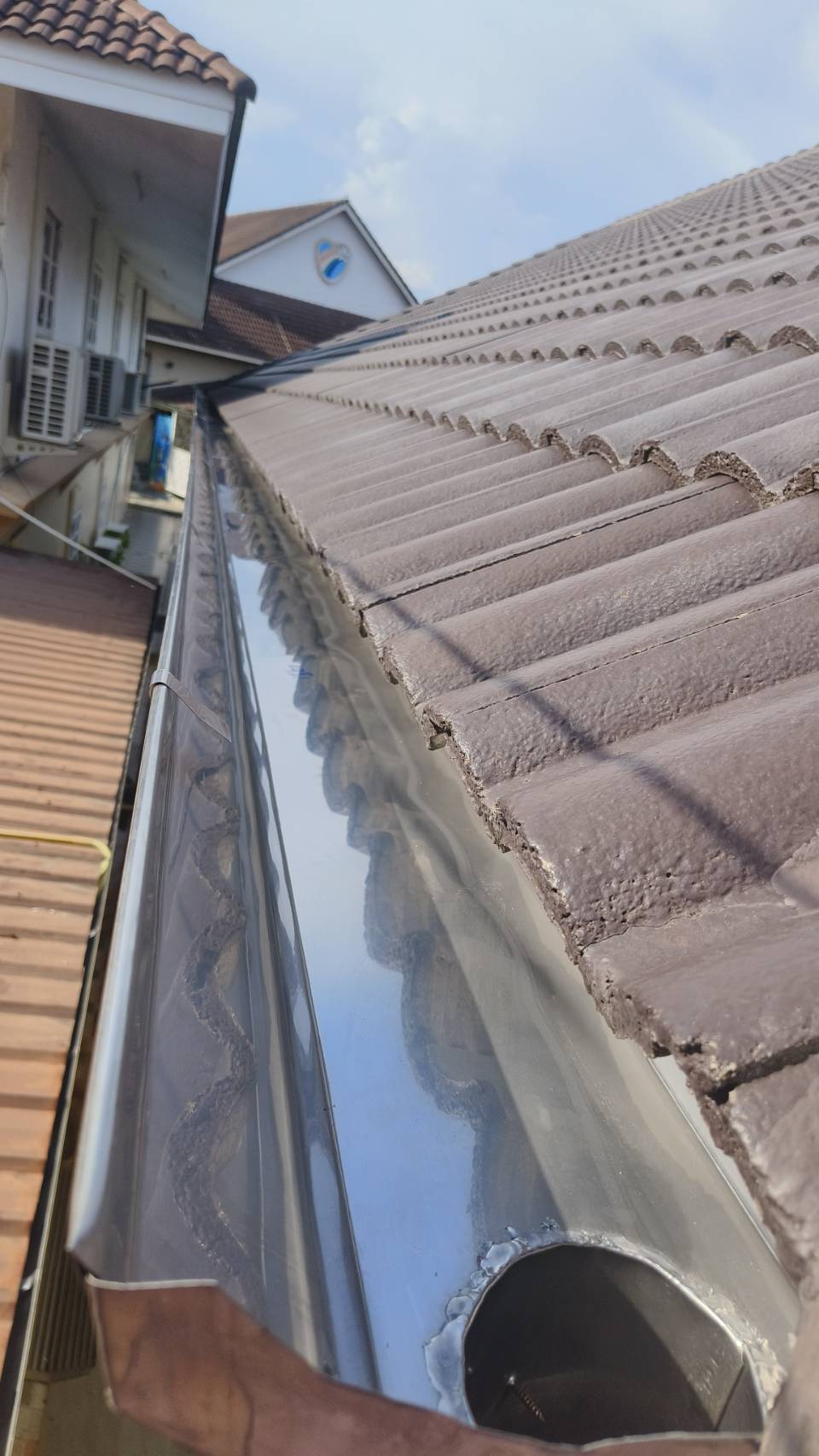 รางน้ำฝน, ติดตั้งรางน้ำฝน, รางน้ำฝนระยอง, ลูกหมุนระบายอากาศ, ขายรางน้ำฝน, อุปกรณ์รางน้ำฝน