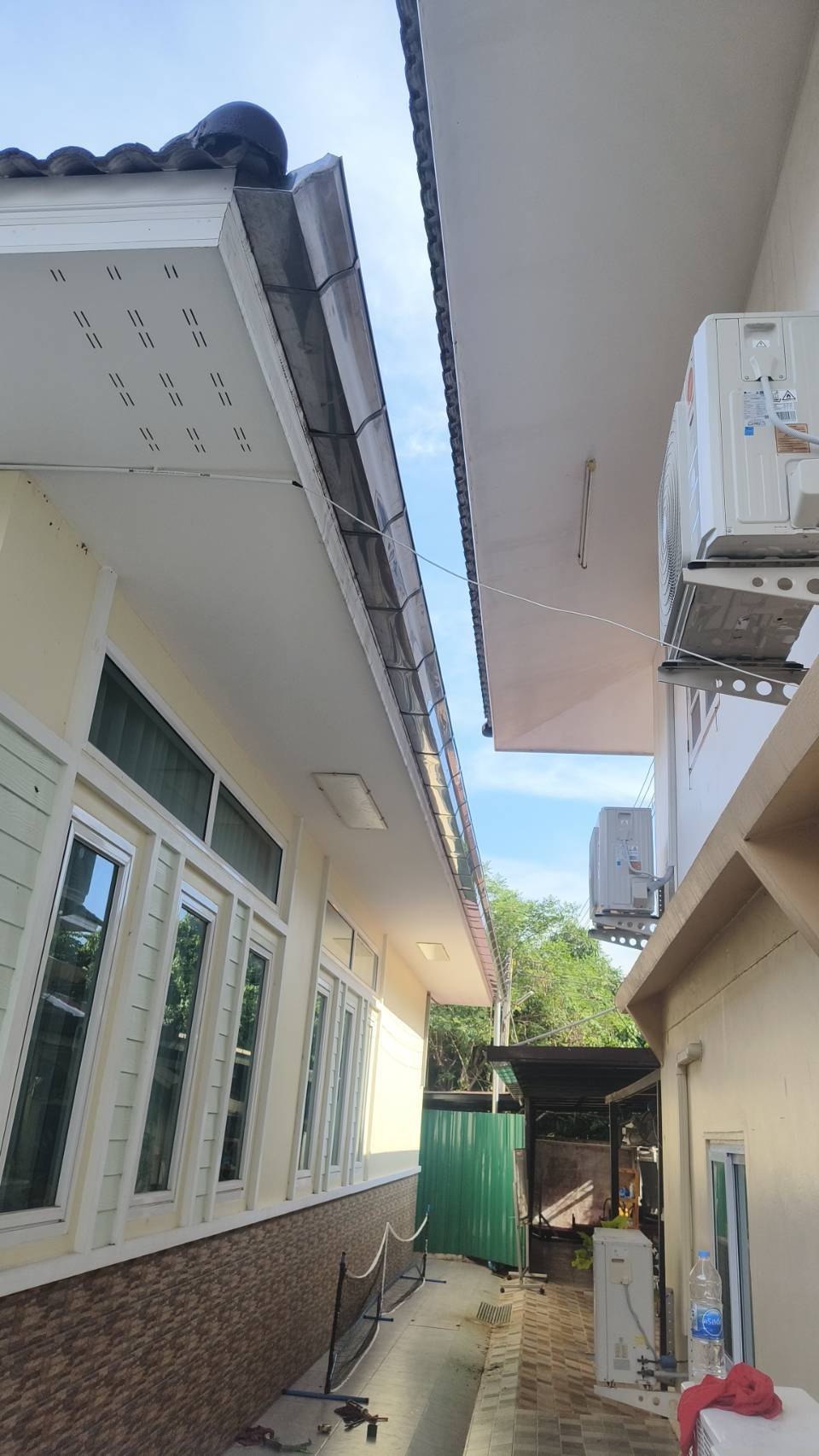 รางน้ำฝน, ติดตั้งรางน้ำฝน, รางน้ำฝนระยอง, ลูกหมุนระบายอากาศ, ขายรางน้ำฝน, อุปกรณ์รางน้ำฝน