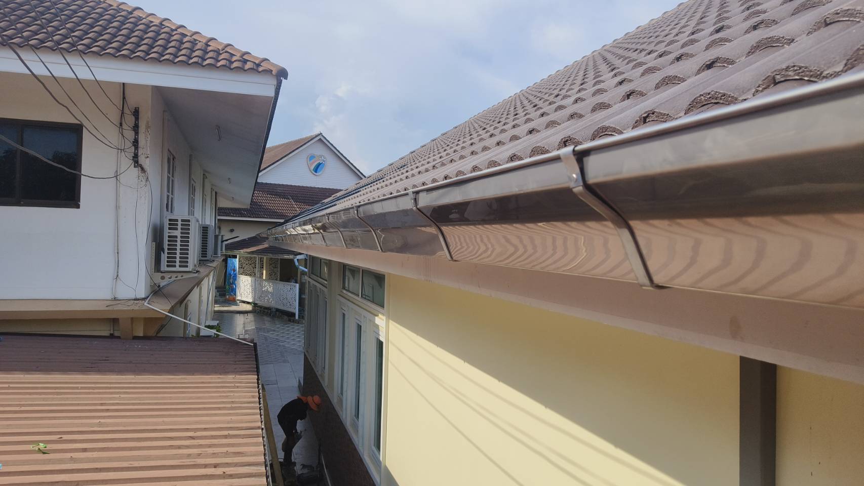 รางน้ำฝน, ติดตั้งรางน้ำฝน, รางน้ำฝนระยอง, ลูกหมุนระบายอากาศ, ขายรางน้ำฝน, อุปกรณ์รางน้ำฝน