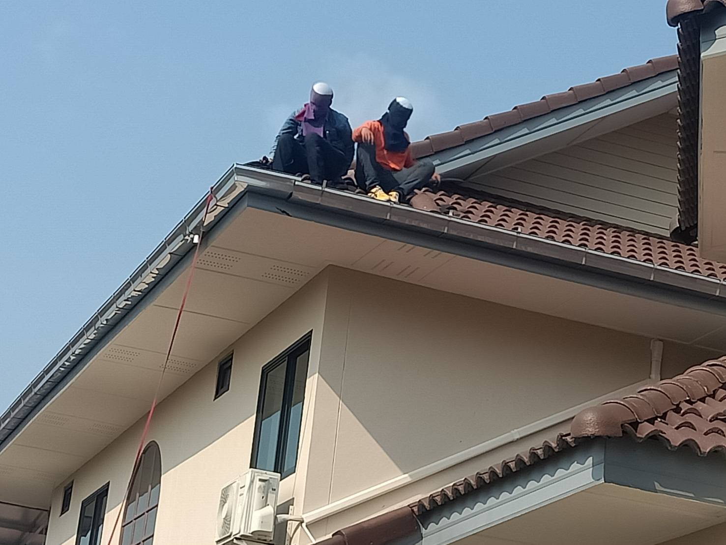 รางน้ำฝน, ติดตั้งรางน้ำฝน, รางน้ำฝนระยอง, ลูกหมุนระบายอากาศ, ขายรางน้ำฝน, อุปกรณ์รางน้ำฝน