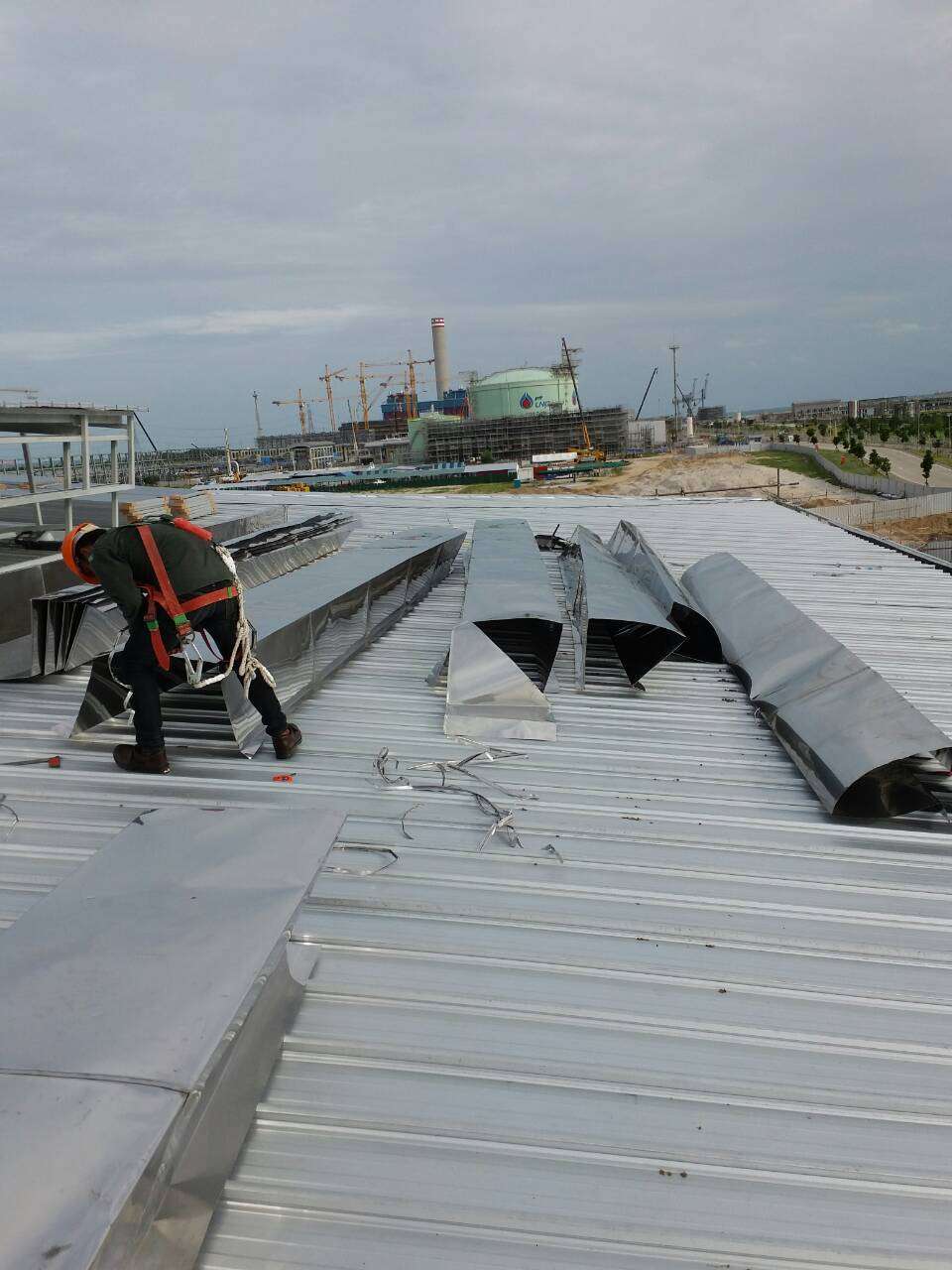 รางน้ำฝน, ติดตั้งรางน้ำฝน, รางน้ำฝนระยอง, ลูกหมุนระบายอากาศ, ขายรางน้ำฝน, อุปกรณ์รางน้ำฝน